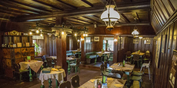 Hotel patří mezi několik málo dochovaných kulturních památek obce. Jeho stáří dokládá List uznání, který se datuje do roku 1542. 