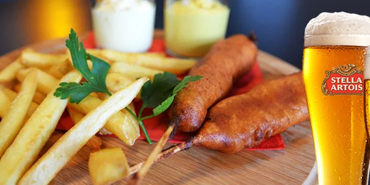 2× corndog s hranolky a 3 piva s olympijskou projekcí