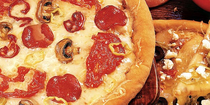 115 Kč za DVĚ vynikající pizzy dle vašeho výběru.  Zakousněte se ve dvou do křupavého těsta. Itálie se  se slevou 50 %.