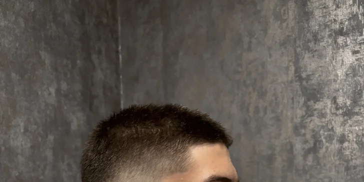 Na výběr je střih fade, při kterém kontury elegantně přechází do ztracena.