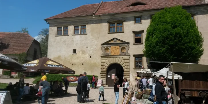 V Čarodějné Bestyjole s láskou pečují o své miláčky starohradské čarodějnice různých kategorií a kouzlobabky.