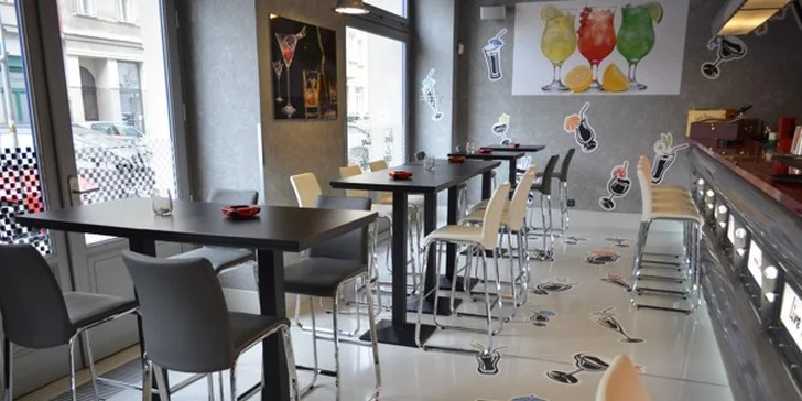 2× corndog s hranolky a 3 piva s olympijskou projekcí