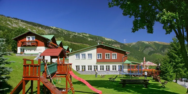 2590 Kč za 3denní pobyt pro DVA ve "Špindlu".  Hotel Olympie*** s polopenzí, wellness, děti do 9 let zdarma. Jarní Krkonoše se slevou 44 %.