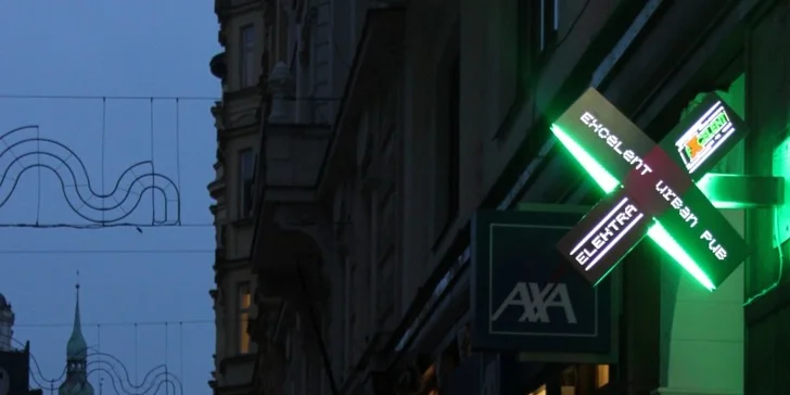 Fošna plná řízečků v Elektra Excelent Urban Pub