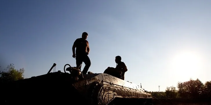 Jízda v obrněném transportéru PRO DVA, a navíc lístky na TANK POWER SHOW! Bahno, maskáče a skvělý zážitek nejen pro muže.
