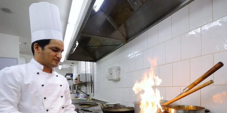 Jakékoli pokrmy v Golden Tikka v hodnotě 600 Kč