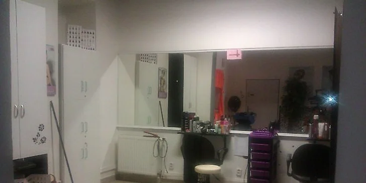 Dámský moderní střih vlasů