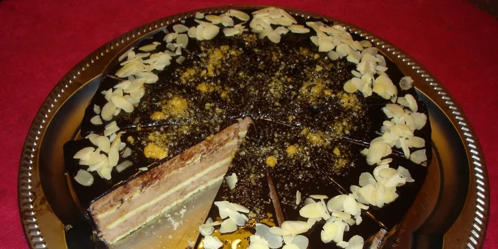 Prima posezení u dvou výtečných dortíků a horkých nápojů
