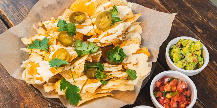 Začněte porcí zapečených nachos!