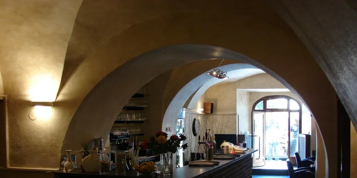 Dvoje italské těstoviny, pizzy, rizota nebo saláty