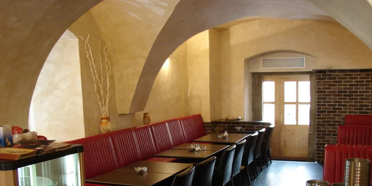 Dvoje italské těstoviny, pizzy, rizota nebo saláty