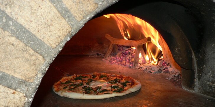 2× tradiční italská pizza v restauraci U Templářů II s 15% slevou na nápoje