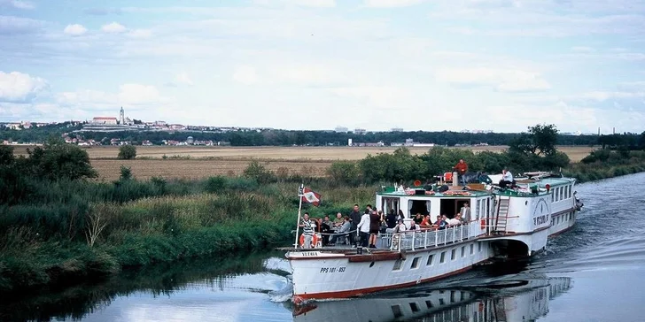 Úžasná plavba na Slapy historickým parníkem