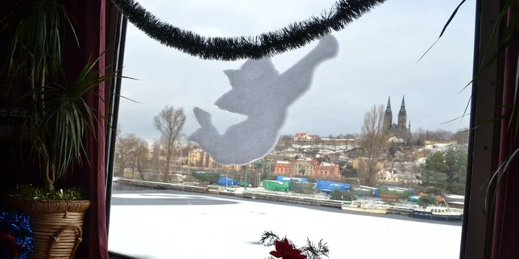 Čerstvý třeboňský kapr a bramborový salát pro dva