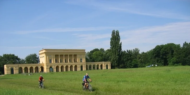 Jarní relax s polopenzí pro dva na jižní Moravě