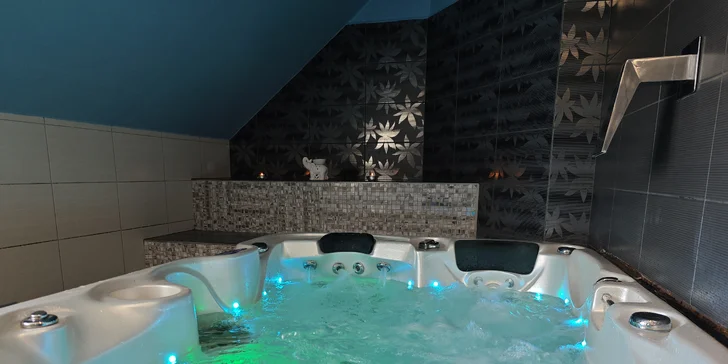 Vyberete-li si pobyt s wellness, čeká vás i privátní relax a masáž zad pro dva. 