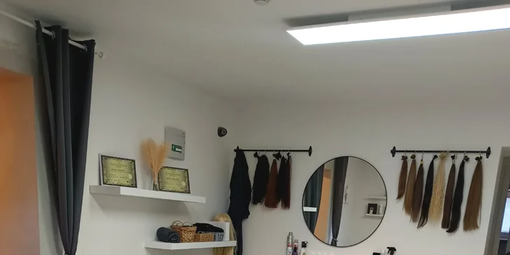 S touto hmotou lze nehty zpevnit a prodloužit.