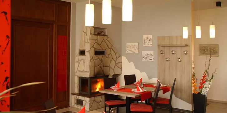 V prostorách restaurace pro vás budou každý den připraveny královské bufetové snídaně a tříchodové večeře.