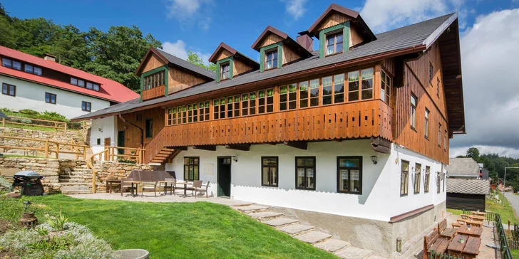 Léto v srdci Šumavy: krásný hotel s polopenzí a bazénem