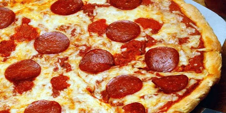 2 pizzy, těstoviny, rizota nebo saláty dle výběru