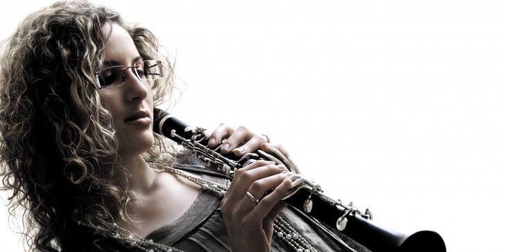 Proslulá izraelská klarinetistka Shirley Brill vystoupí s Janáčkovou filharmonií Ostrava