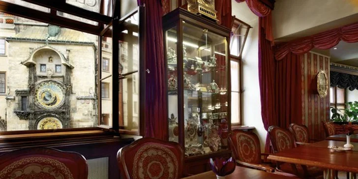 Dva náramné dorty s kávou nebo čajem v romantickém Café Mozart