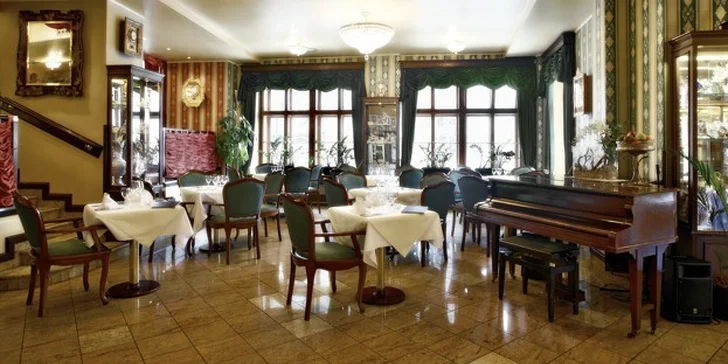 Dva dorty a dvě kávy nebo čaje v Café Mozart