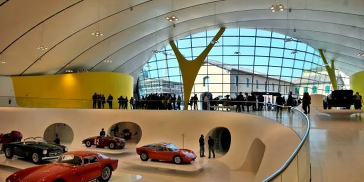 Do Itálie za historií legendárních vozů Ferrari
