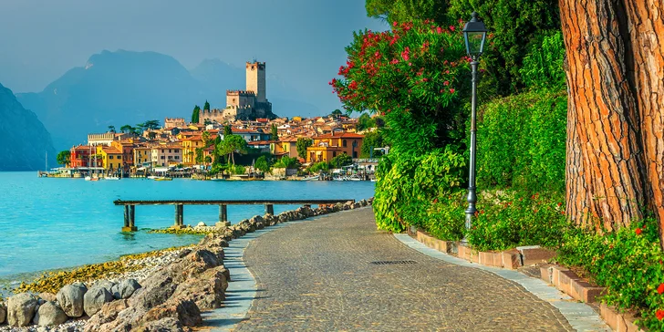 Výlet autobusem k italskému jezeru Lago di Garda vč. koupání a prohlídky památek