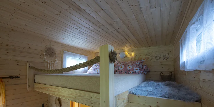 Spálňu predstavuje spací loft v podkroví, kde načerpáte silu a energiu do nových dní.