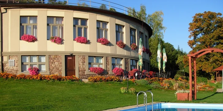 Zimní či letní wellness dovolená pro dva v Brdech