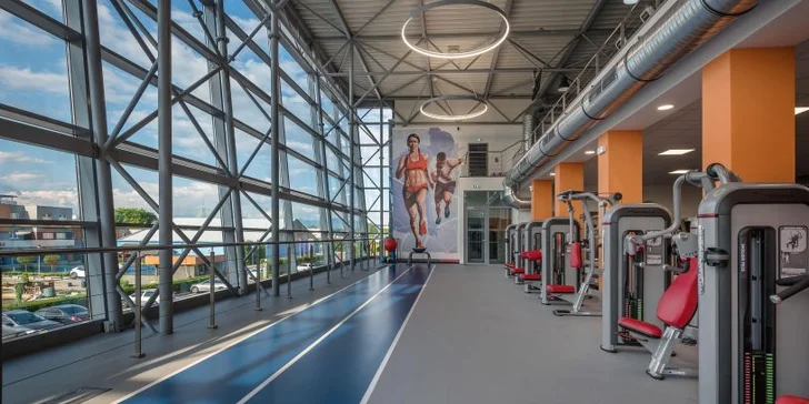 K hotelovému komplexu patrí aj Rates arena, v ktorej je dvojpodlažné fitness centrum.