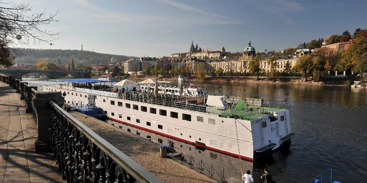 Jarní romantický pobyt na palubě Florentina Boat