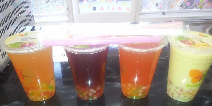 1, 2 či 10 osvěžujících nápojů bubble tea (700 ml)