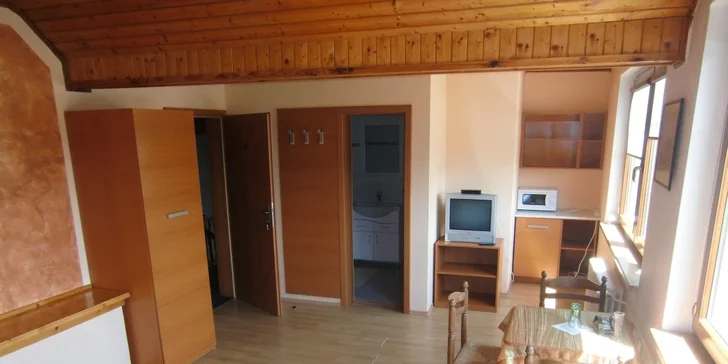 3denní pobyt pro dva se snídaněmi a lahví šampaňského v pensionu Lukas v Karlových Varech