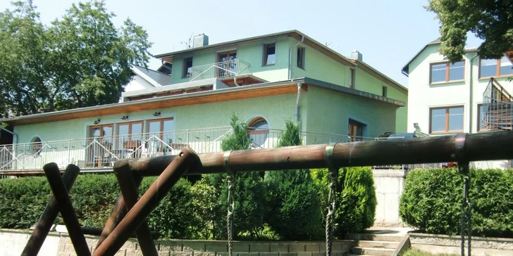 3denní pobyt pro dva se snídaněmi a lahví šampaňského v pensionu Lukas v Karlových Varech