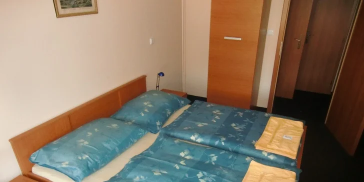 3denní pobyt pro dva se snídaněmi a lahví šampaňského v pensionu Lukas v Karlových Varech