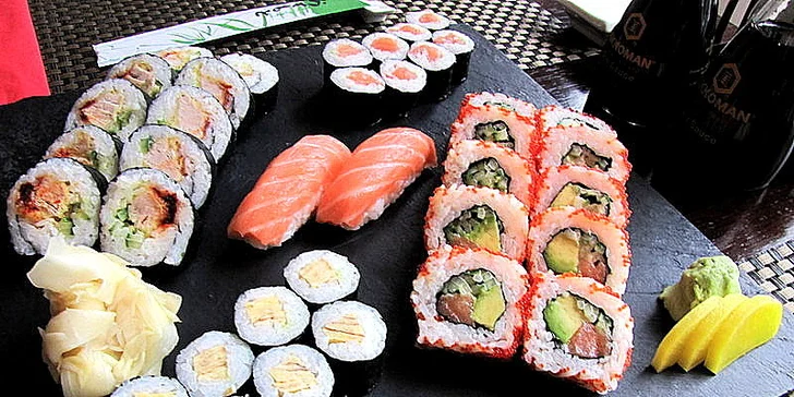 Polévky, předkrmy a sushi v Sushi Point Black Label