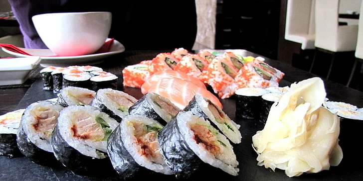 Polévky, předkrmy a sushi v Sushi Point Black Label