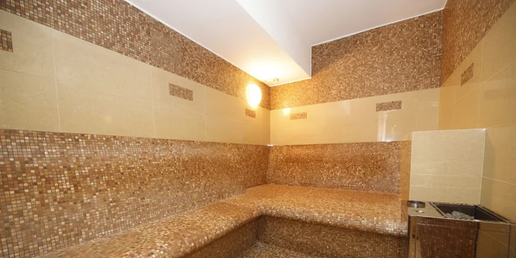 Do wellness máte neomezený vstup. Kapacita je 15 osob. 