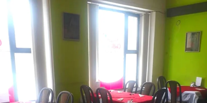 Bude-li mít o něco větší říz, než jste zvyklí, nebojte se, exotické jídlo můžete spláchnout ryze českou hořkostí piva Zubr, které tu mají na čepu.