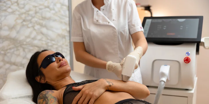 Laserový lúč prenikne až ku korienku chĺpka, zahreje ho a definitívne zničí