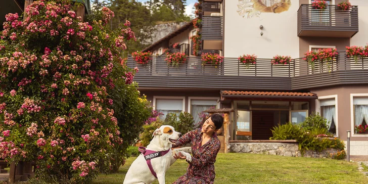 Hotel je pet friendly. Za příplatek 15 €/noc tu vašeho pejska s radostí ubytují.