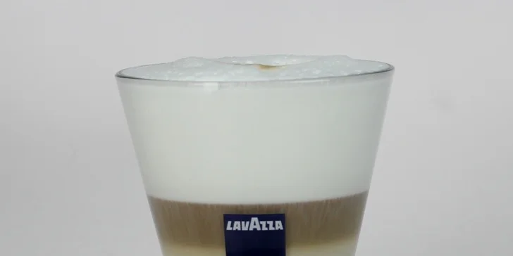 2x vynikající káva Lavazza, 2x zákusek dle vlastního výběru