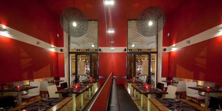 Velkolepé sushi menu pro dva na břehu Labe