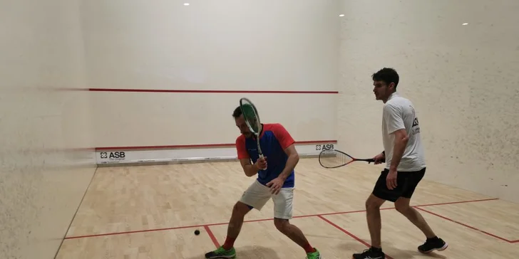 Squash si môžete zahrať počas víkendov bez obmedzenia a cez týždeň od 6:30 do 17:00 hod