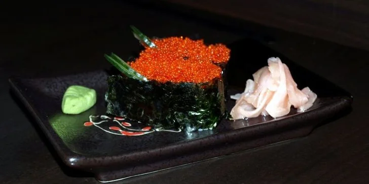 2 předkrmy, 2 polévky a 36 kousků sushi v Sasori