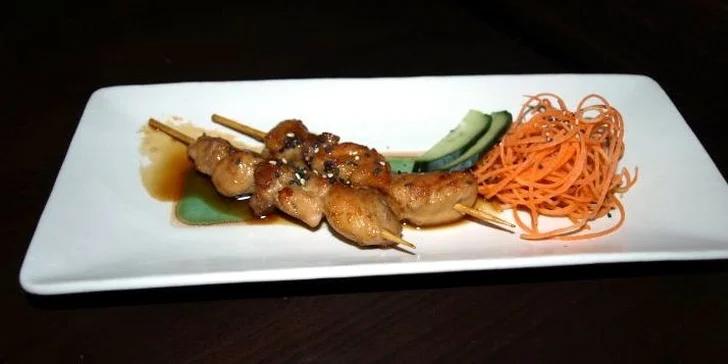 2 předkrmy, 2 polévky a 36 kousků sushi v Sasori