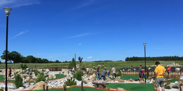 Adventure minigolf pro jednotlivce i celou rodinu