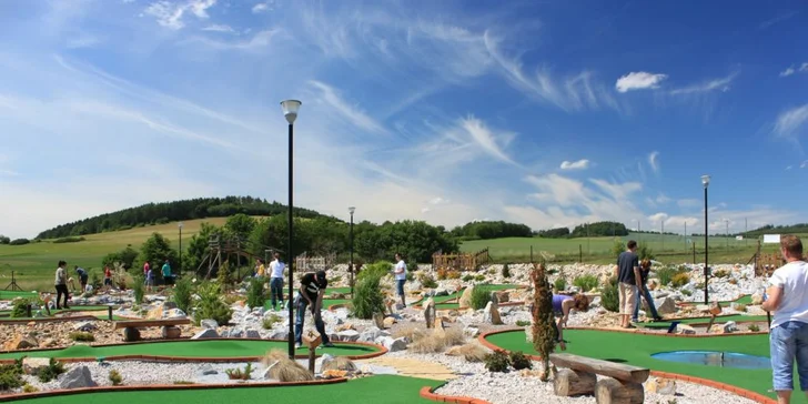 Adventure minigolf pro jednotlivce i celou rodinu